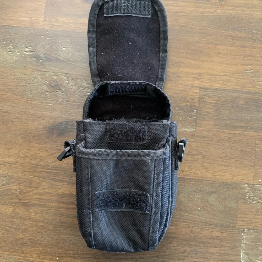✅ Samsonite small black camera case